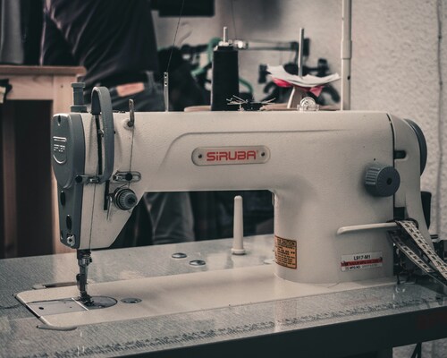 Why Every Seamstress Needs an Industrial Sewing Machine