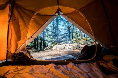 How a Dual Battery System Can Elevate Your Camping Trips