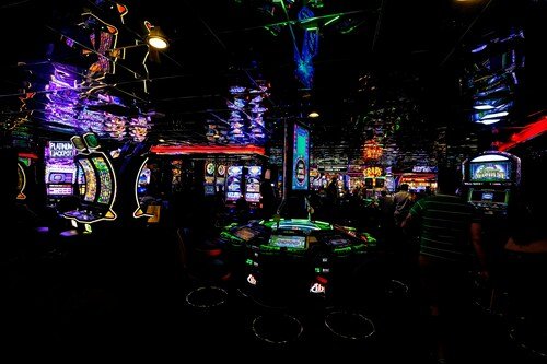 Thrills and Spills of High Roller Slots